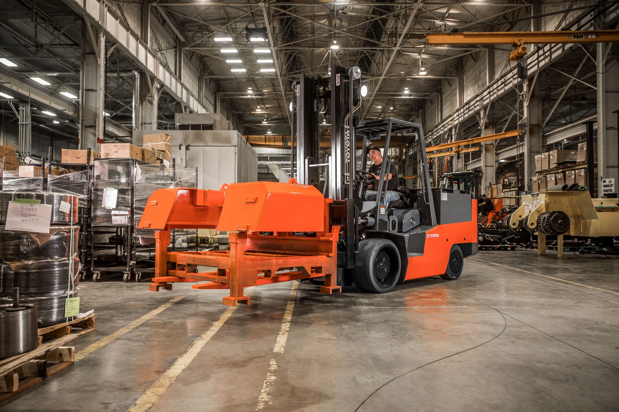 High-Capacity Electric Cushion Forklift - Image 4