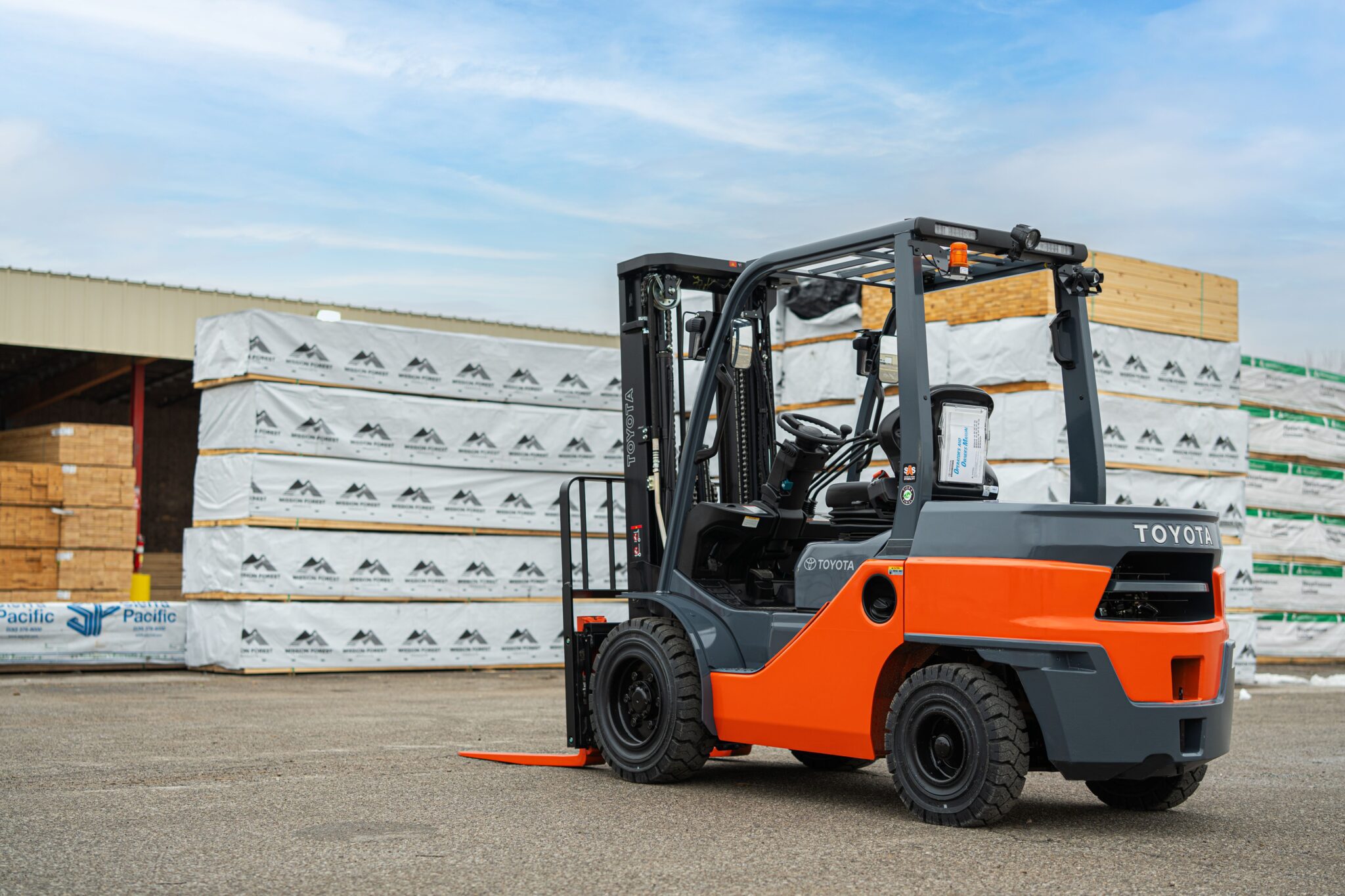 Core Diesel Pneumatic Forklift - Image 3